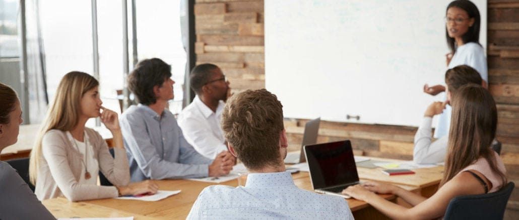 Como o Treinamento de Vendas Moderno Está Redefinindo Liderança e Fidelização de Clientes